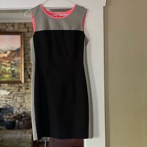 Tahari sleeveless sheath dress - size 4 (petite)